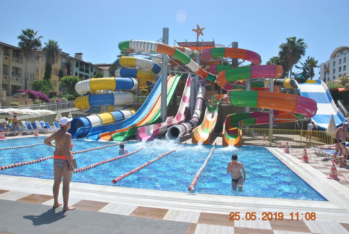 imagini hotel LONICERA RESORT